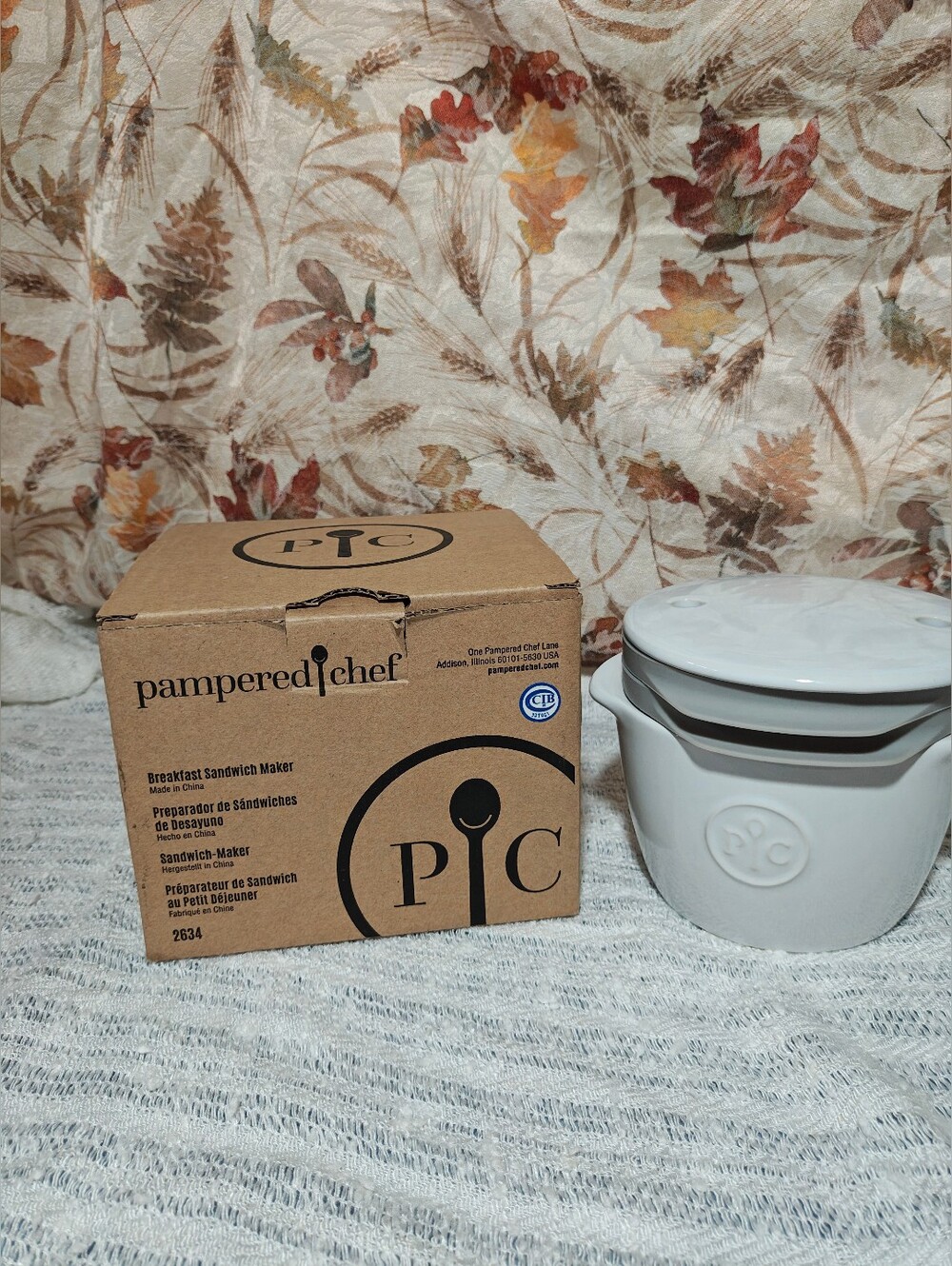 Pampered Chef Breakfast Sandwich Maker - White Ceramic